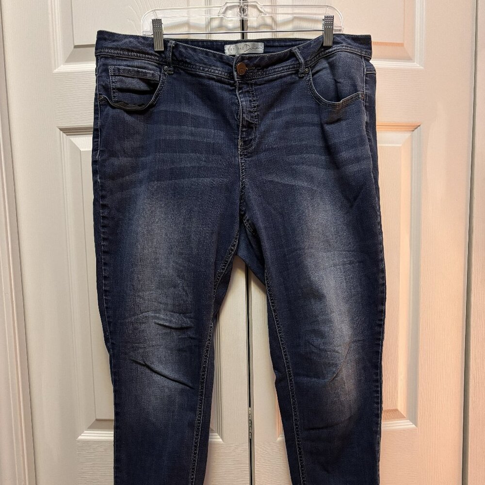 Women’s Plus Size Jeans | Size 20WP | Cropped / Short Inseam | Dark Wash Denim